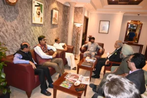 V.-Muraleedharan_s-Visit-to-India-Club-2